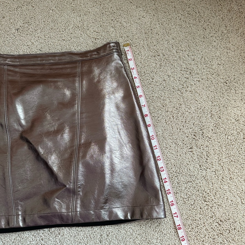 Metallic Express mini skirt